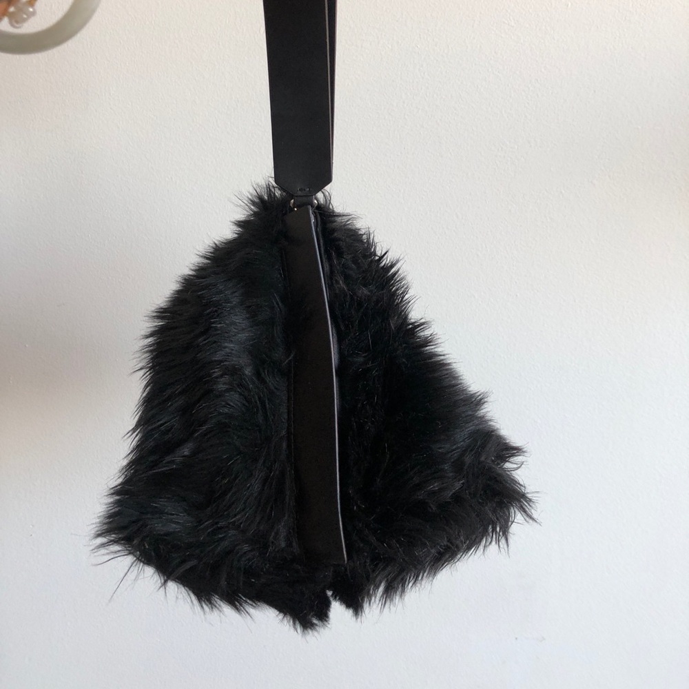& Other Stories clutch
